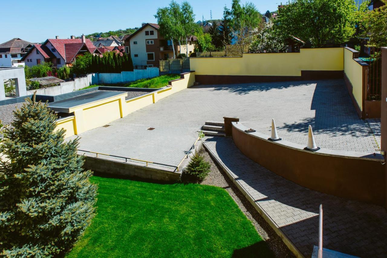 Pensiunea Imperial Targu Mures Luaran gambar