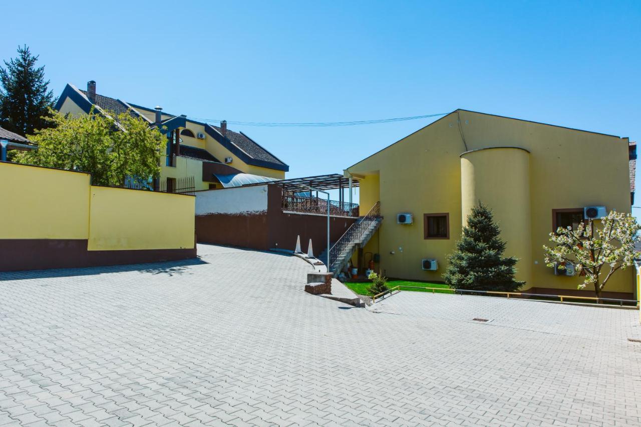 Pensiunea Imperial Targu Mures Luaran gambar