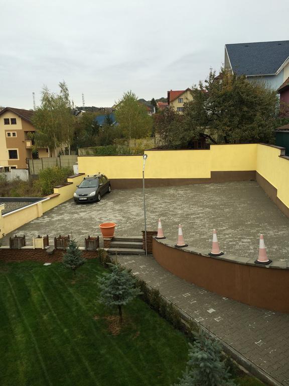 Pensiunea Imperial Targu Mures Luaran gambar